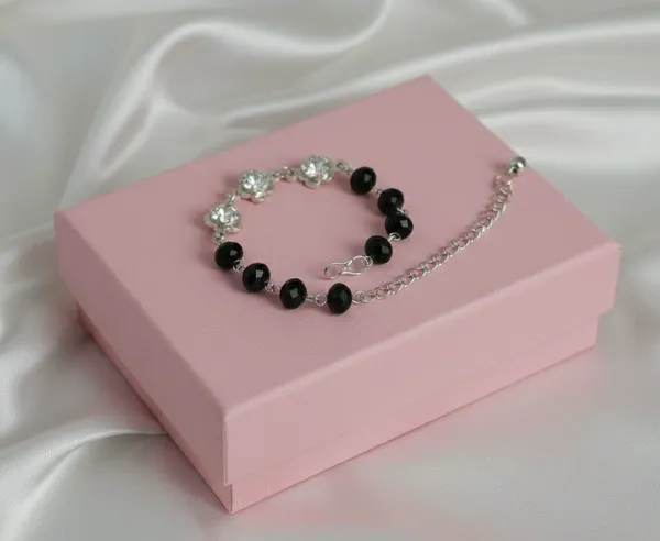 White_Black_Crystal_Beaded_Bracelet_For_Women