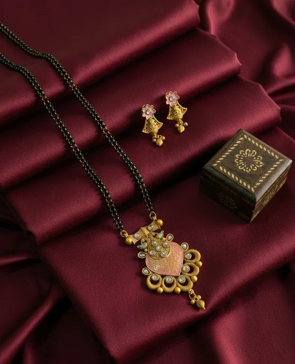 Black_Beaded_Gold_Tone_Heart_Pendant_Necklace_Set_For_Women
