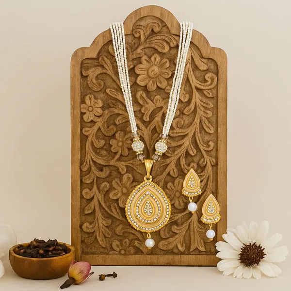 Gold_Tone_Pearl_Layered_Necklace_Set_For_Women