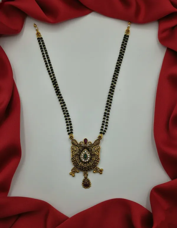 Black_Beaded_Gold_Tone_Floral_Pendant_Mangalsutra_Necklace_For_Women