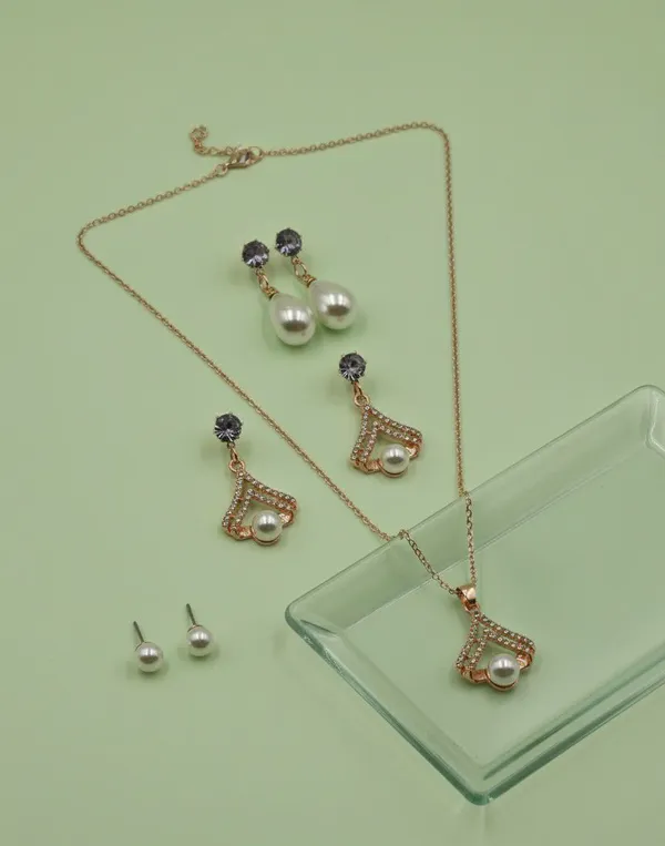 Gold_Tone_Pearl_Stone_Drop_Necklace_Earring_Set_For_Women