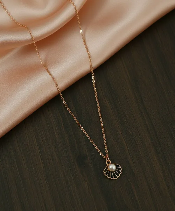 Gold_Tone_Pearl_Flower_Pendant_Necklace_For_Women
