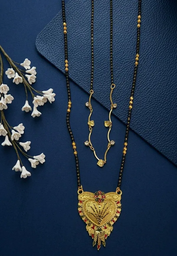 Black_Beaded_Gold_Tone_Floral_Mangalsutra_Necklace_For_Women