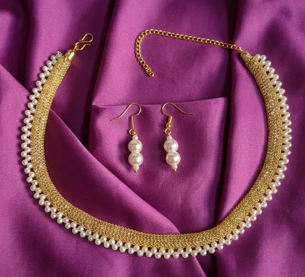 Gold_Tone_Pearl_Layered_Necklace_And_Earrings_Set_For_Women