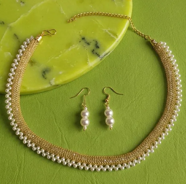 Gold_Tone_Pearl_Layered_Necklace_And_Earrings_Set_For_Women