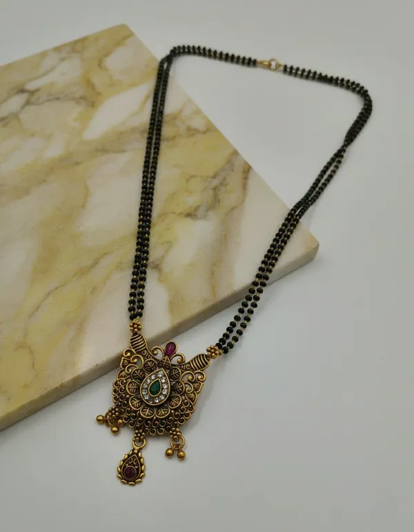 Black_Beaded_Gold_Tone_Floral_Pendant_Mangalsutra_Necklace_For_Women