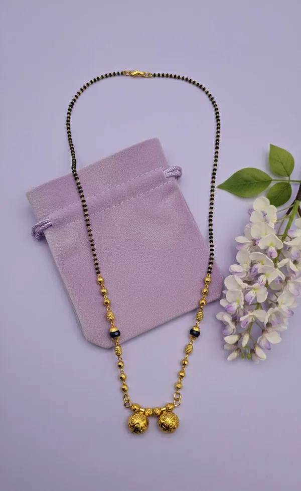 Black_Beaded_Gold_Tone_Traditional_Mangalsutra_For_Women