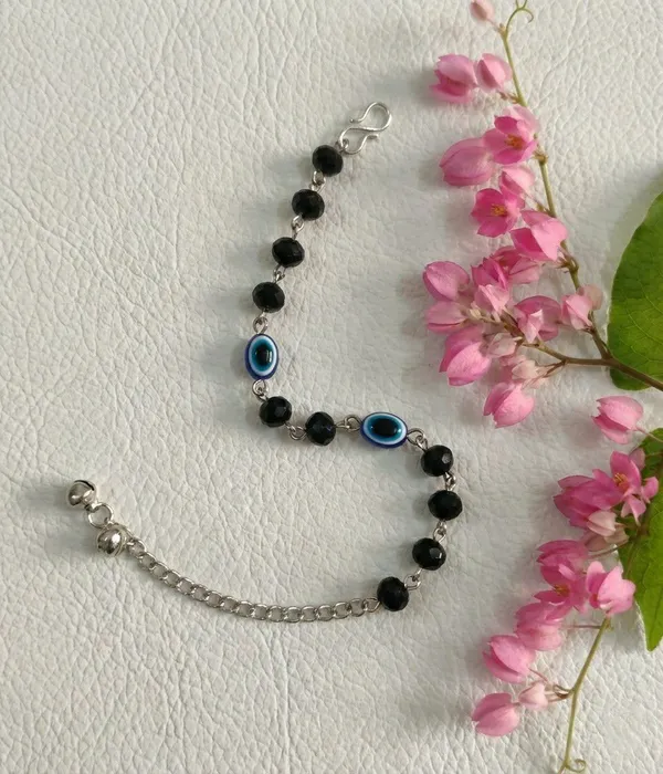 Black_Beaded_Evil_Eye_Bracelet_For_Women