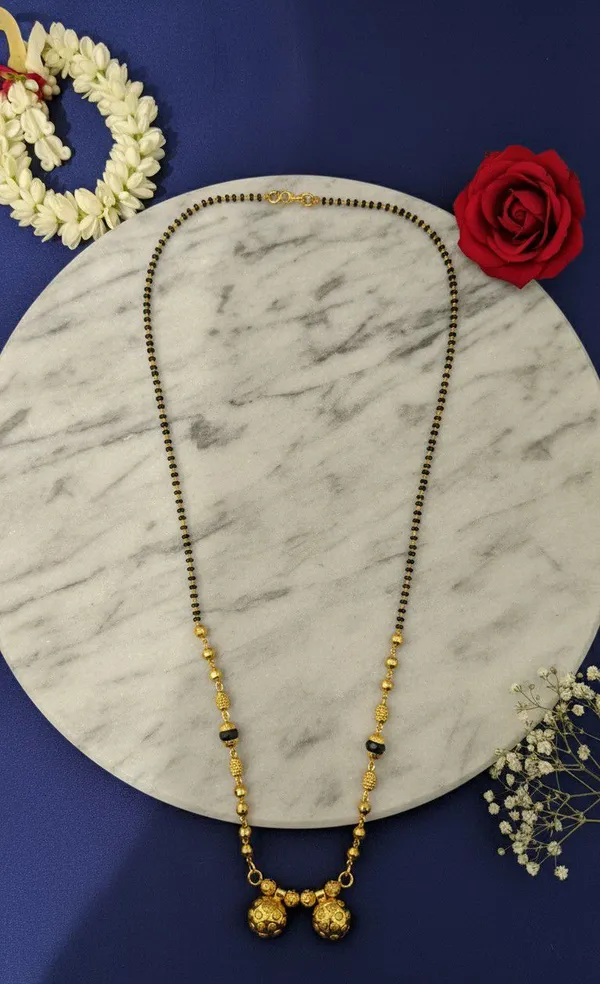 Black_Beaded_Gold_Tone_Traditional_Mangalsutra_For_Women
