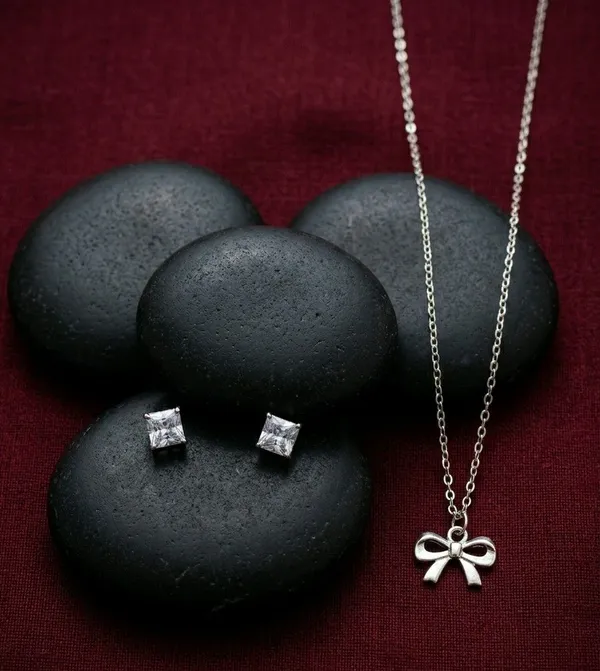 Silver_Tone_Bow_Pendant_Necklace_And_Stud_Earrings_Set_For_Women