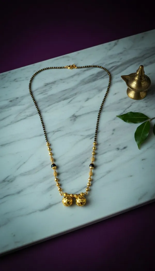 Black_Beaded_Gold_Tone_Traditional_Mangalsutra_For_Women