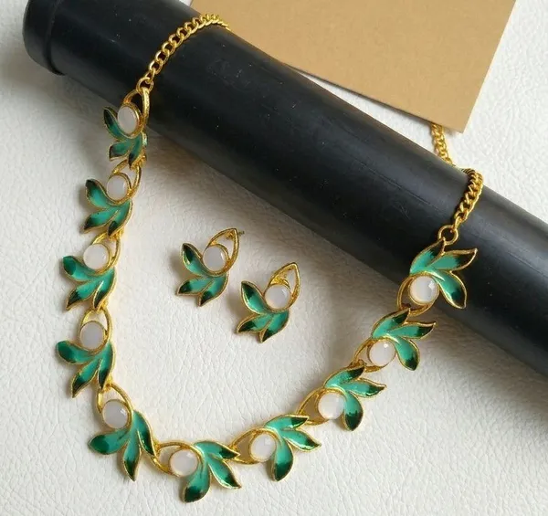 Green_Gold_Tone_Floral_Leaf_Necklace_And_Earrings_Set_For_Women