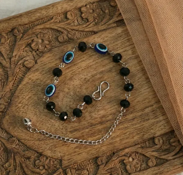 Black_Beaded_Evil_Eye_Bracelet_For_Women