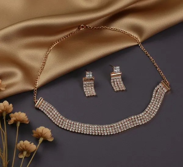 Gold_Tone_Rhinestone_Curved_Band_Necklace_And_Earrings_Set_For_Women