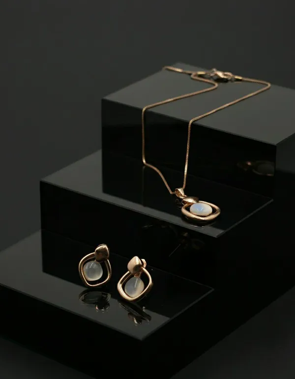 Gold_Tone_Geometric_Stone_Pendant_Necklace_And_Earrings_Set_For_Women