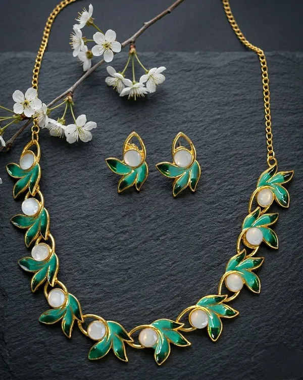 Green_Gold_Tone_Floral_Leaf_Necklace_And_Earrings_Set_For_Women