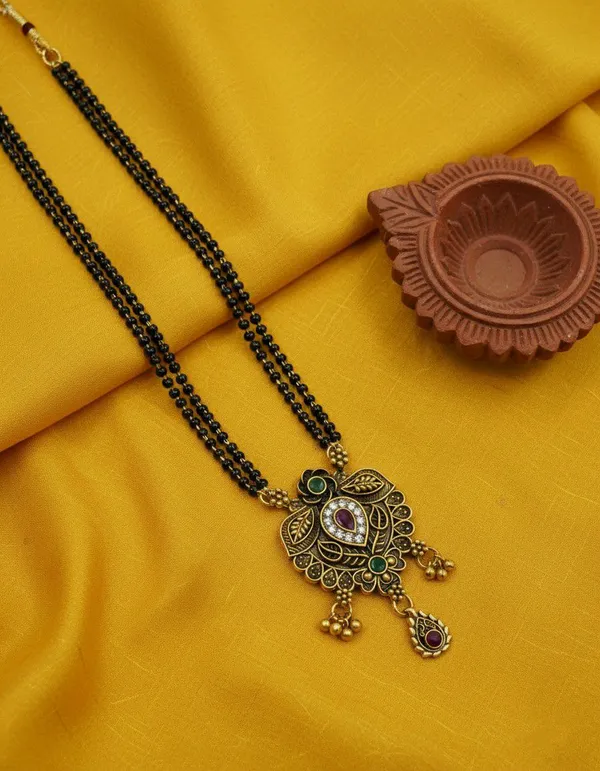 Black_Beaded_Leaf_Motif_Stone_Mangalsutra_Necklace_For_Women