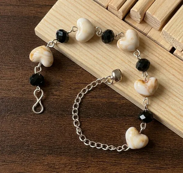Black_Beaded_Charm_Bracelet_For_Women
