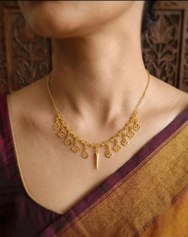 Gold_Tone_Charm_Collar_Necklace_For_Women