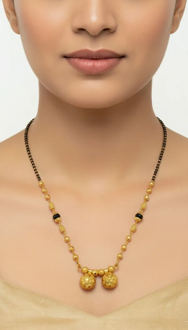Black_Beaded_Gold_Tone_Traditional_Mangalsutra_For_Women