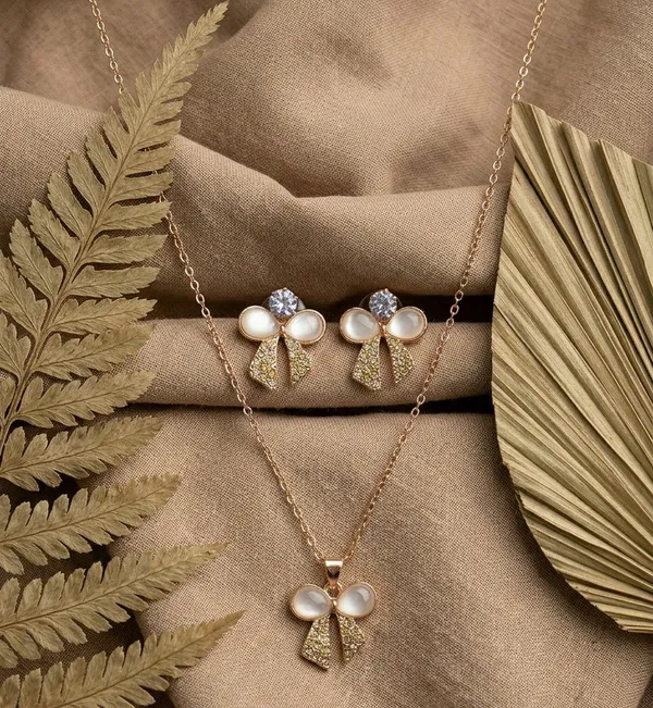 Rose_Gold_Tone_Butterfly_Pendant_Jewellery_Set_For_Women