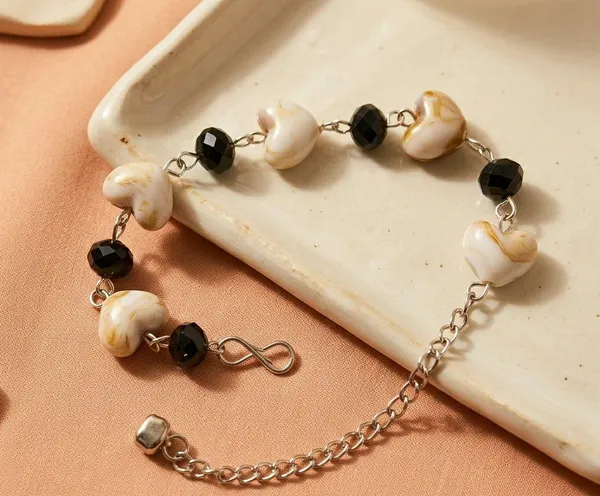 Black_Beaded_Charm_Bracelet_For_Women