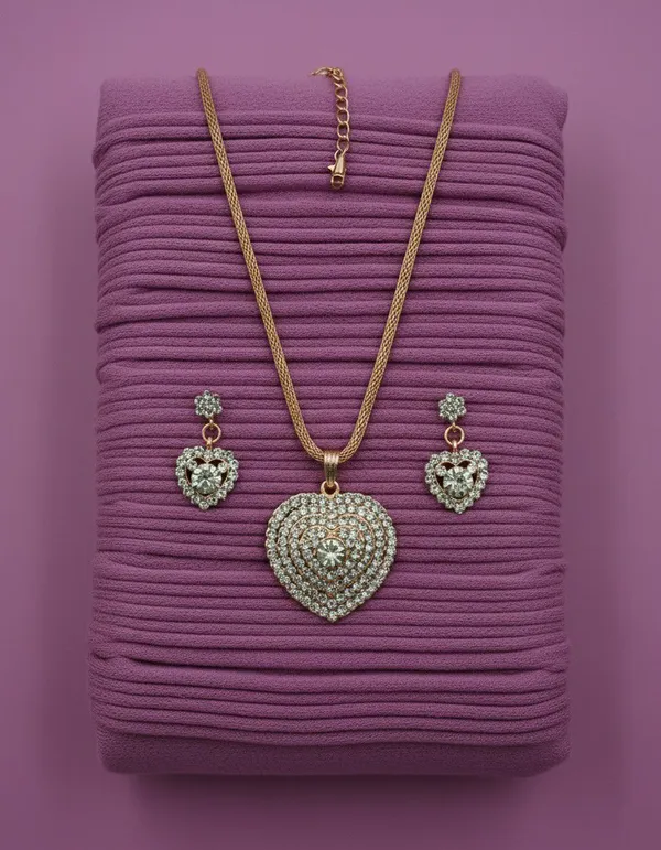 Gold_Tone_Crystal_Heart_Pendant_Jewellery_Set_For_Women