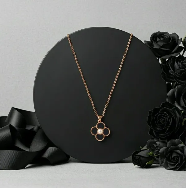 Rose_Gold_Tone_Black_Clover_Pearl_Pendant_Necklace_For_Women