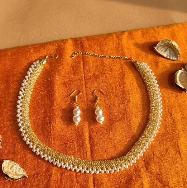 Gold_Tone_Pearl_Layered_Necklace_And_Earrings_Set_For_Women