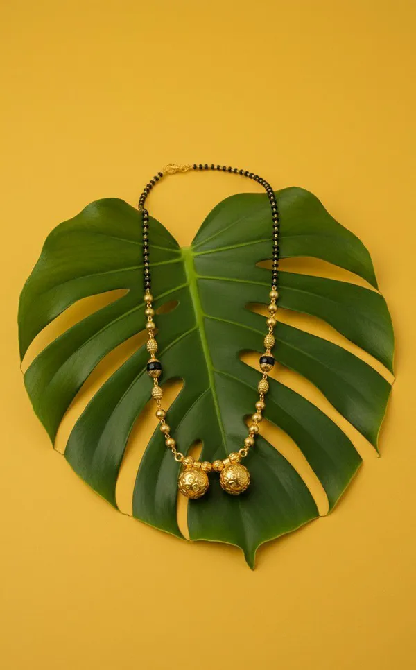 Black_Beaded_Gold_Tone_Traditional_Mangalsutra_For_Women