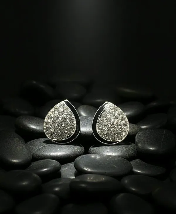 Silver_Tone_Crystal_Teardrop_Stud_Earrings_For_Women