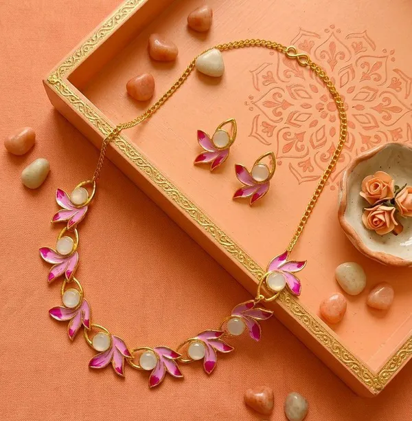 Pink_Gold_Tone_Floral_Necklace_Set_For_Women