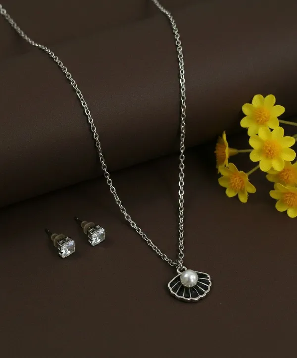 Silver_Shell_Pearl_Pendant_Jewellery_Set_For_Women