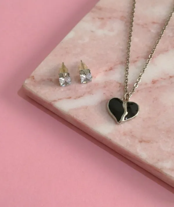 Silver_Tone_Black_Heart_Pendant_Necklace_And_Studs_Set_For_Women