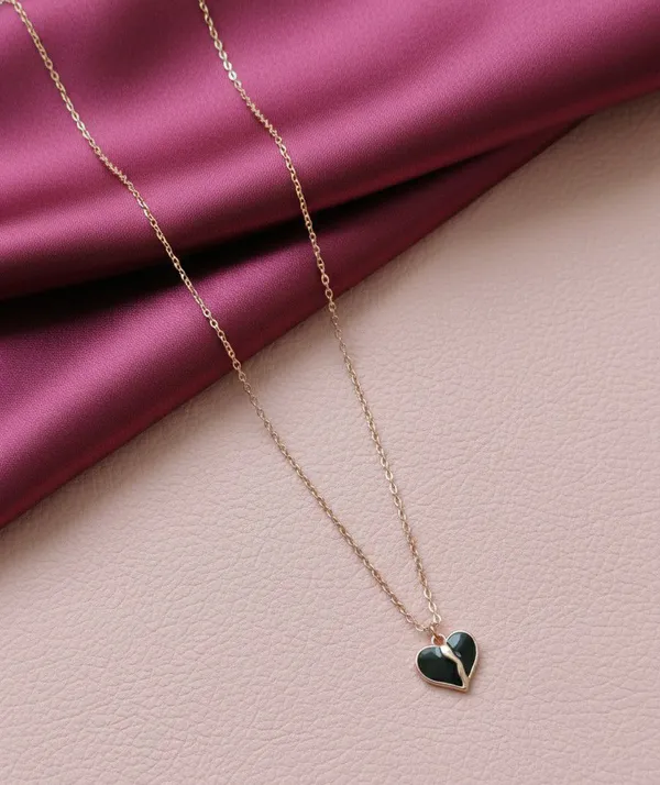 Gold_Tone_Dark_Heart_Pendant_Necklace_For_Women