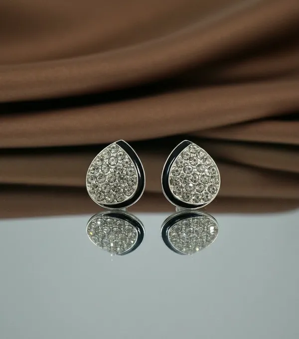 Silver_Tone_Crystal_Teardrop_Stud_Earrings_For_Women