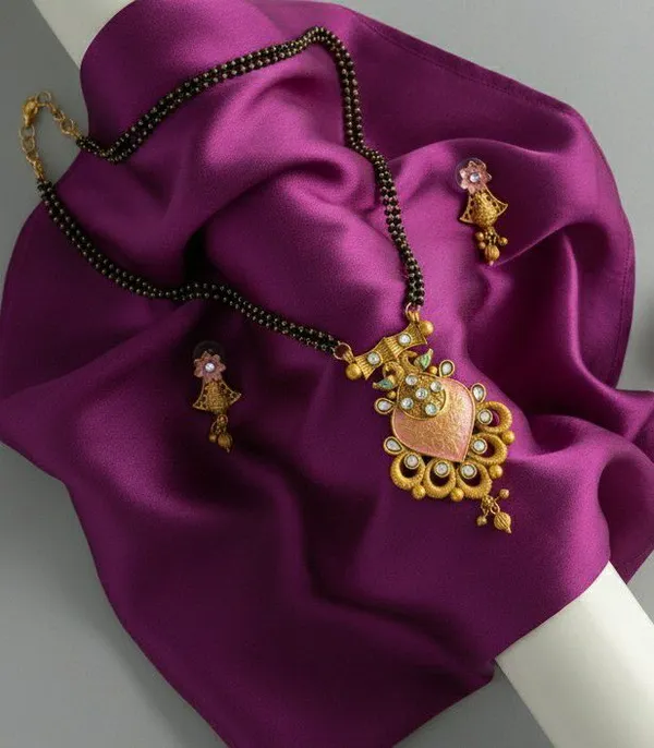 Black_Beaded_Gold_Tone_Heart_Pendant_Necklace_Set_For_Women