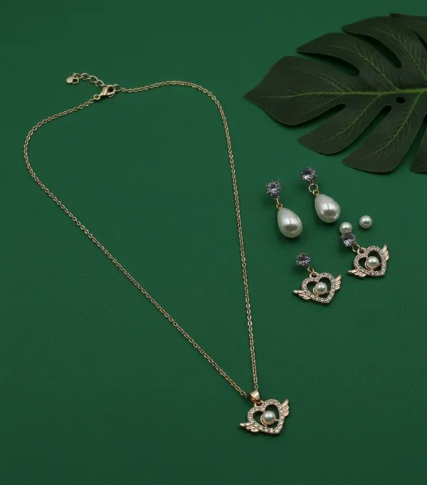 Gold_Tone_Pearl_Heart_Pendant_Jewellery_Set_For_Women