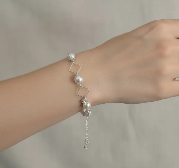 Silver_Tone_Pearl_Link_Chain_Bracelet_For_Women
