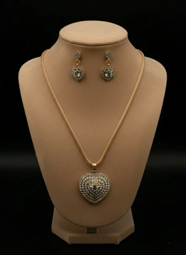 Gold_Tone_Crystal_Heart_Pendant_Jewellery_Set_For_Women