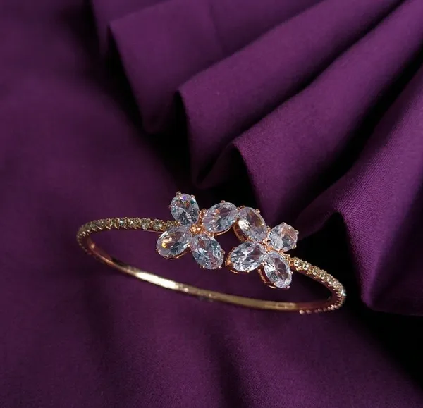 Gold_Tone_Floral_Crystal_Bangle_For_Women