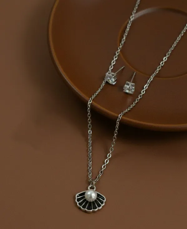 Silver_Shell_Pearl_Pendant_Jewellery_Set_For_Women