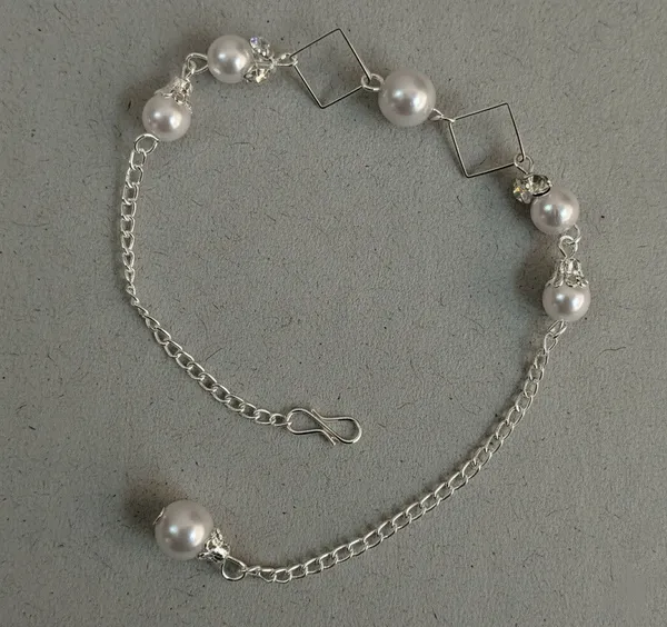 Silver_Tone_Pearl_Link_Chain_Bracelet_For_Women