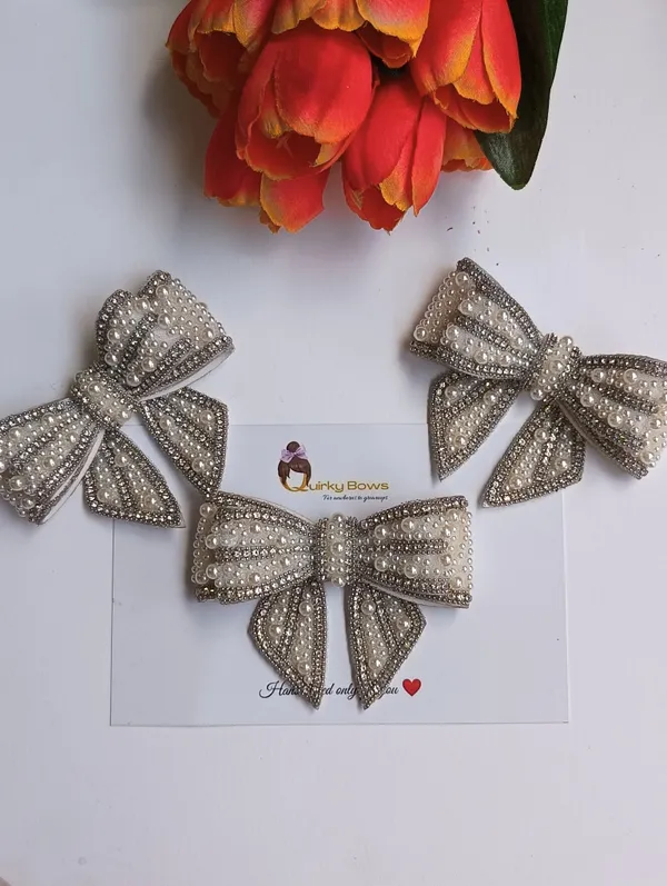 Silver_Rhinestone_Pearl_Embellished_Bow_Hair_Clips_For_Girls