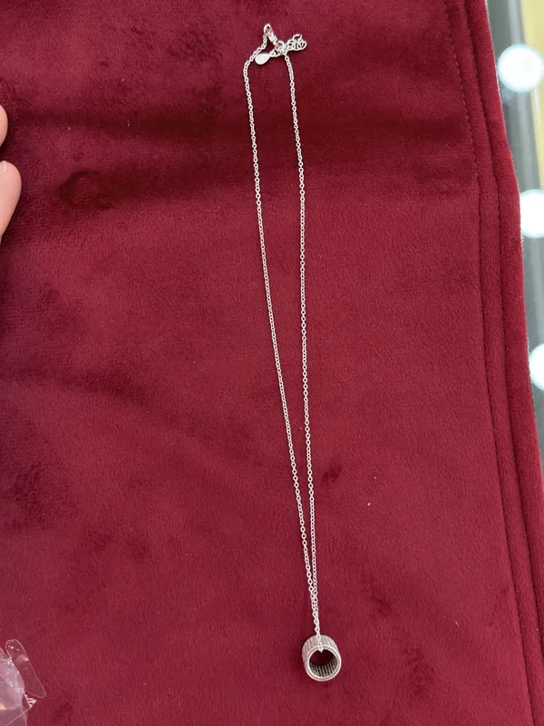 Silver_Tone_Circle_Pendant_Necklace_for_Women