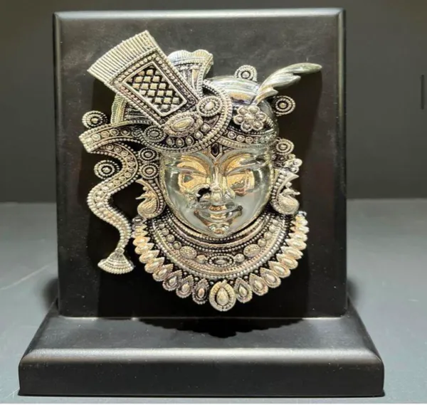 Metallic_Ethnic_Embellished_Mask_Showpiece
