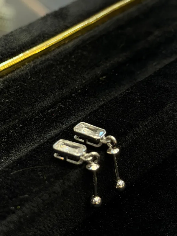 Silver_Tone_Rectangular_Drop_Earrings_for_Women
