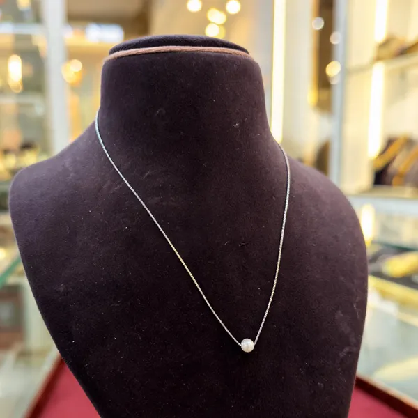 Silver_Pearl_Pendant_Necklace_For_Women