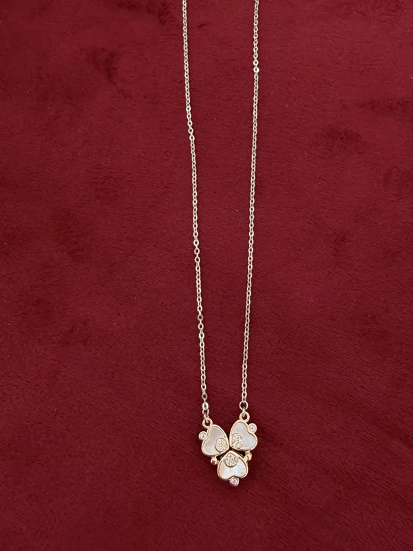 Gold-Tone_Stone_Studded_Pendant_Necklace_for_Women