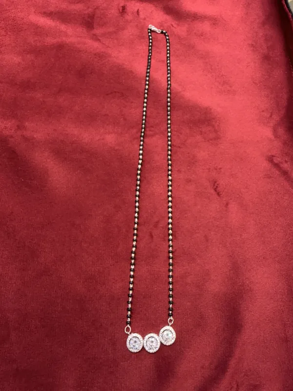 Black_Beaded_Pendant_Necklace_for_Women